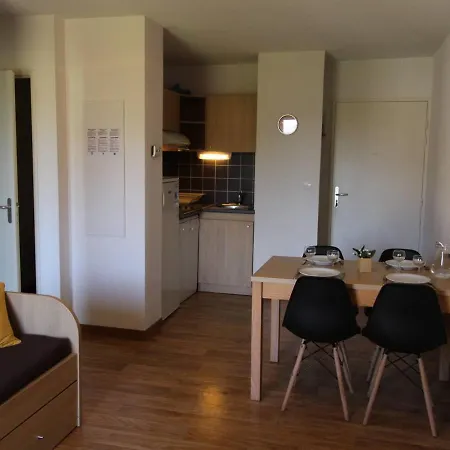 T2 Avec Balcon, Parking Et Wifi - Proche Thermes Et Centre Ville, 4 Pers. - Fr-1-313-222 * Bagnères-de-Luchon