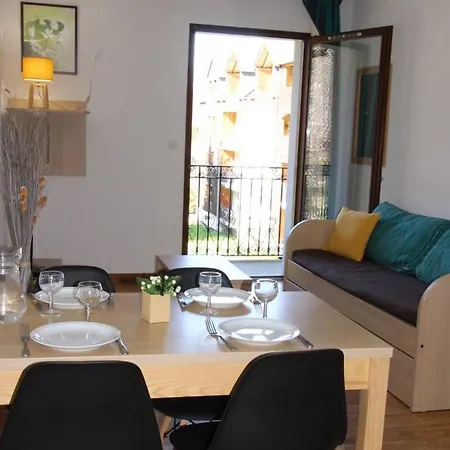 アパート T2 Avec Balcon, Parking Et Wifi - Proche Thermes Et Centre Ville, 4 Pers. - Fr-1-313-222