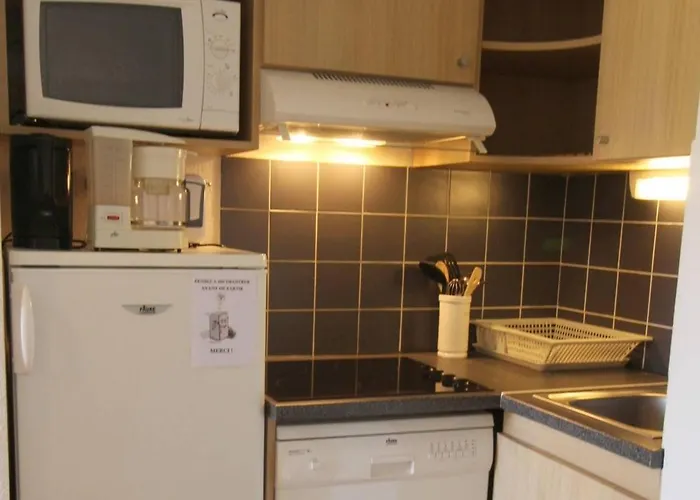 Διαμέρισμα T2 Avec Balcon, Parking Et Wifi - Proche Thermes Et Centre Ville, 4 Pers. - Fr-1-313-222