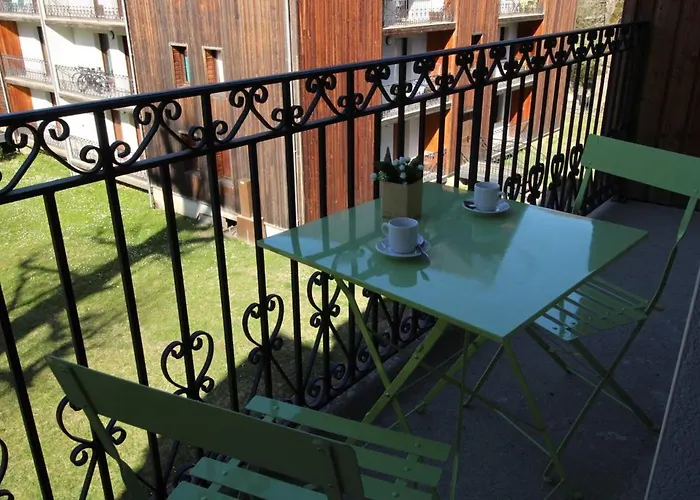 T2 Avec Balcon, Parking Et Wifi - Proche Thermes Et Centre Ville, 4 Pers. - Fr-1-313-222 * Bagnères-de-Luchon