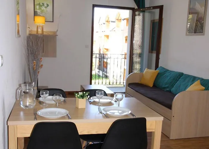 Διαμέρισμα T2 Avec Balcon, Parking Et Wifi - Proche Thermes Et Centre Ville, 4 Pers. - Fr-1-313-222