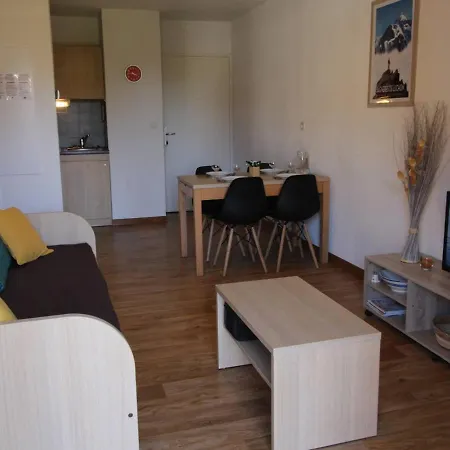T2 Avec Balcon, Parking Et Wifi - Proche Thermes Et Centre Ville, 4 Pers. - Fr-1-313-222 Bagnères-de-Luchon