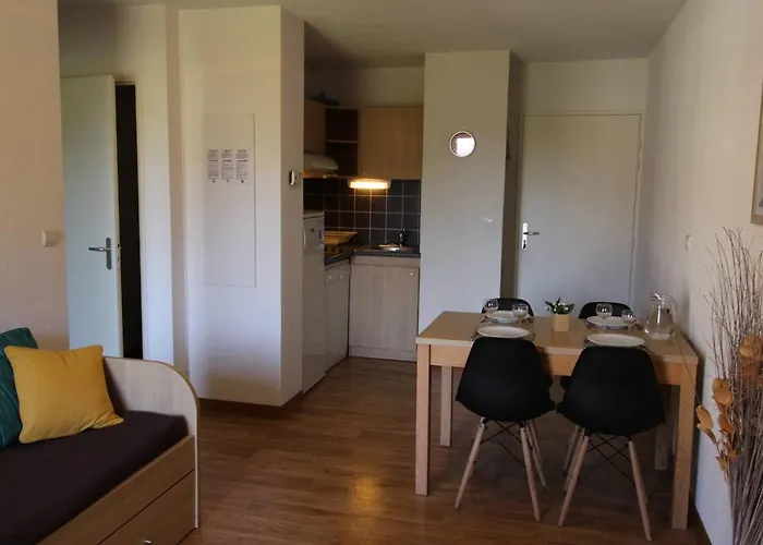 T2 Avec Balcon, Parking Et Wifi - Proche Thermes Et Centre Ville, 4 Pers. - Fr-1-313-222 * Bagnères-de-Luchon